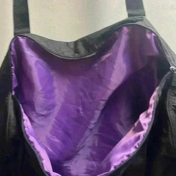 Vera Wang I Am A Princess Duffle Bag - Picture 3 of 8